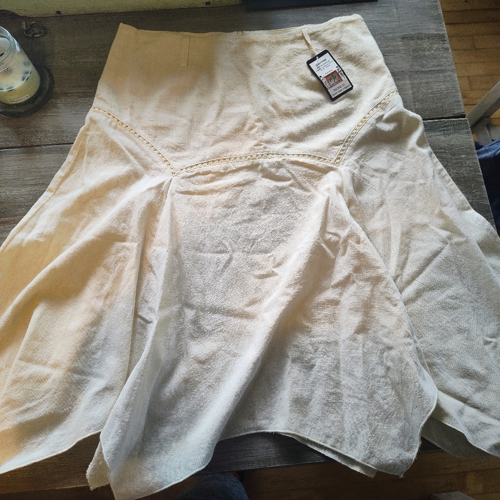 Elegant Cream Women's Skirt